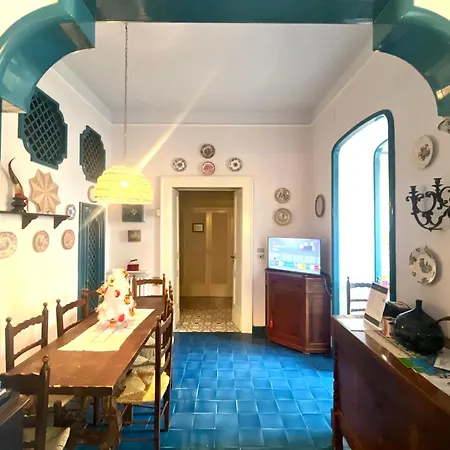 Conservatorio 16 Centro Storico منزل للإقامة