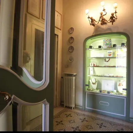 Conservatorio 16 Bellini Elegante Matrimoniale Con Bagno Privato Nel Centro Storico Alloggio in famiglia Napoli