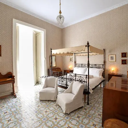 Alloggio in famiglia Conservatorio 16 Bellini Elegante Matrimoniale Con Bagno Privato Nel Centro Storico Napoli